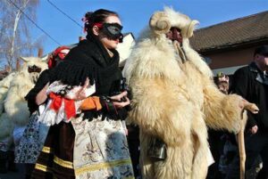 Rekordszámú maskarás búcsúztatja a telet a mohácsi busójáráson